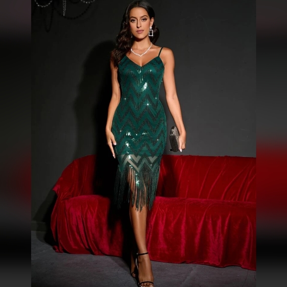 Green Fringe & Sequin V Neck Bodycon Dress (8/10) 1920's Flapper - Picture 5 of 9